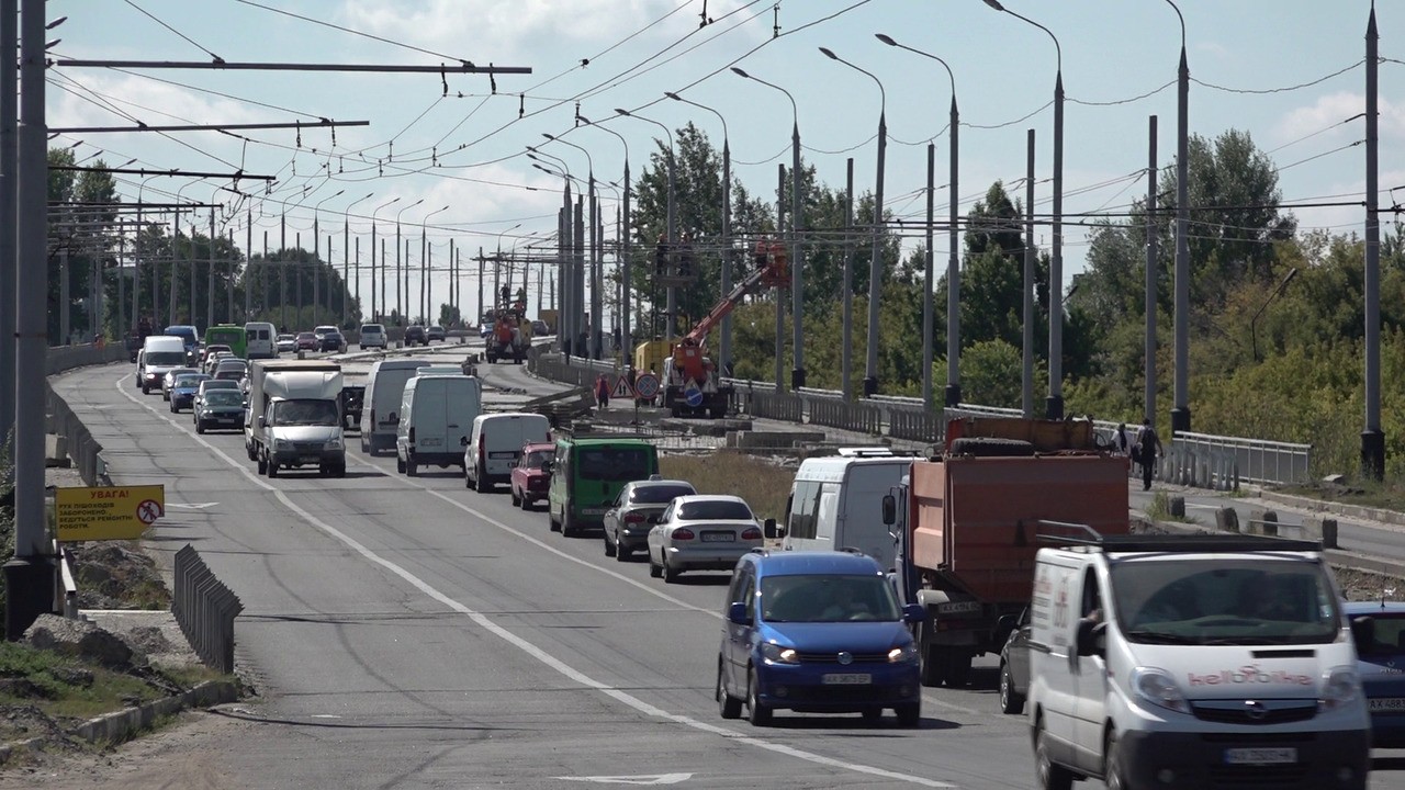 На проспекті Льва Ландау у Харкові обмежили рух тролейбусів до 14 серпня
