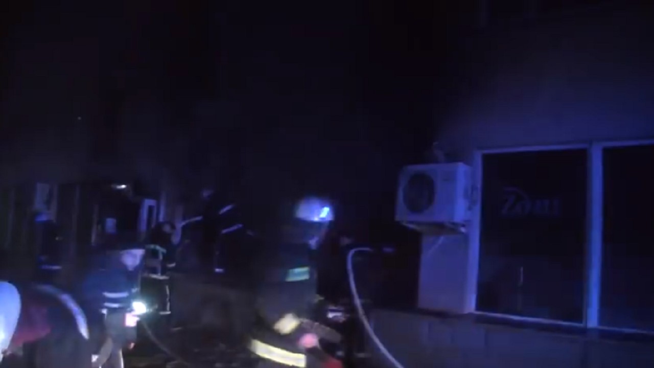 Пожежу на території складу швейної фурнітури у Харкові розслідують як підпал
