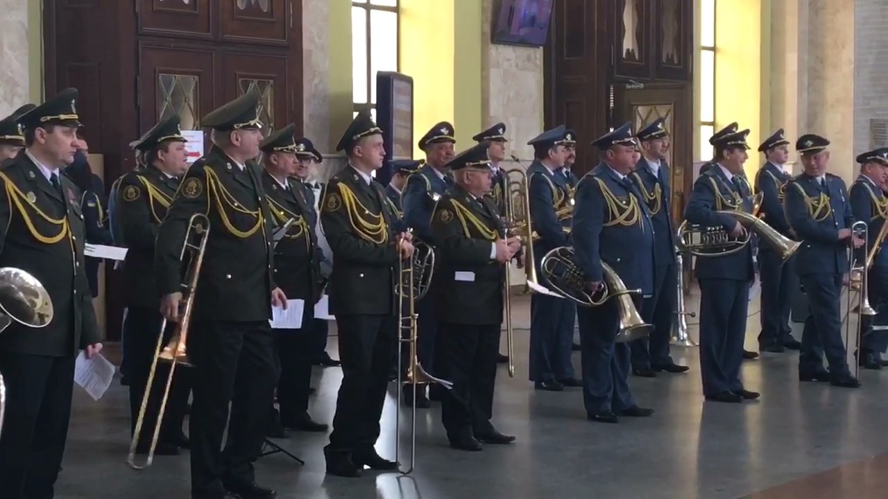 На Південному вокзалі військові музиканти вшанували подвиг добровольців