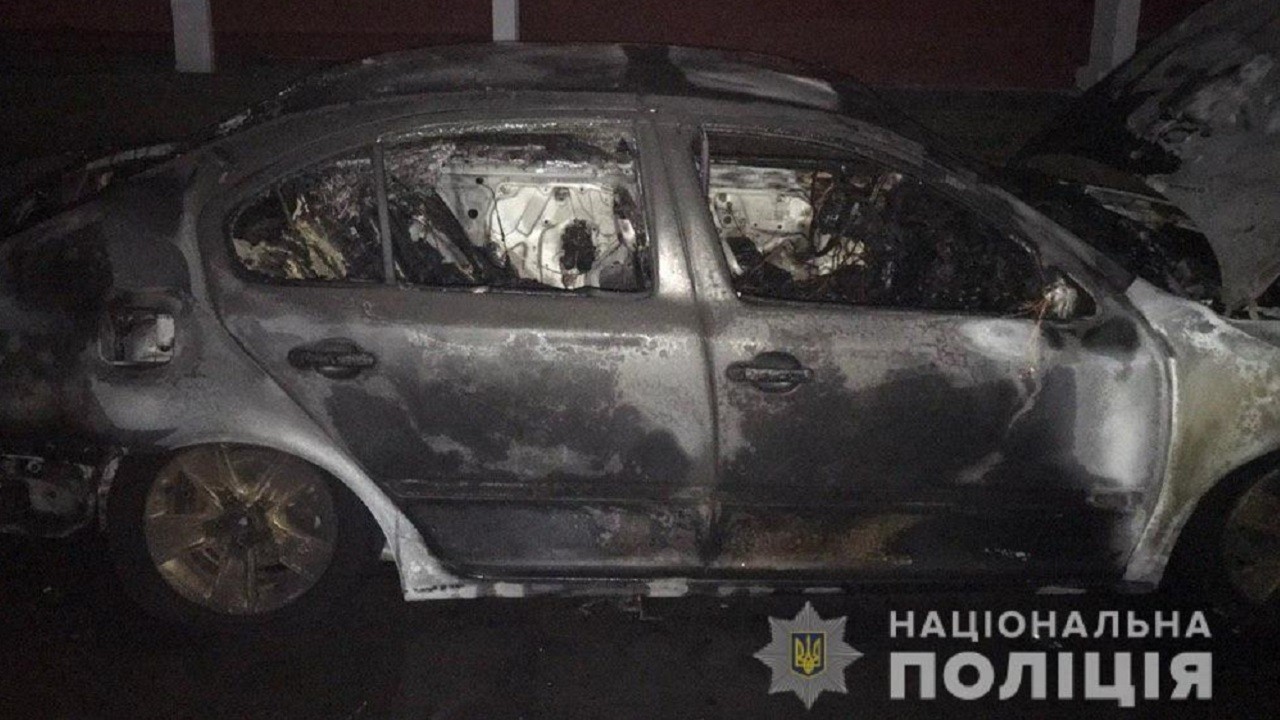 У Харкові вночі горіли сім автомобілів: поліція проводить перевірку
