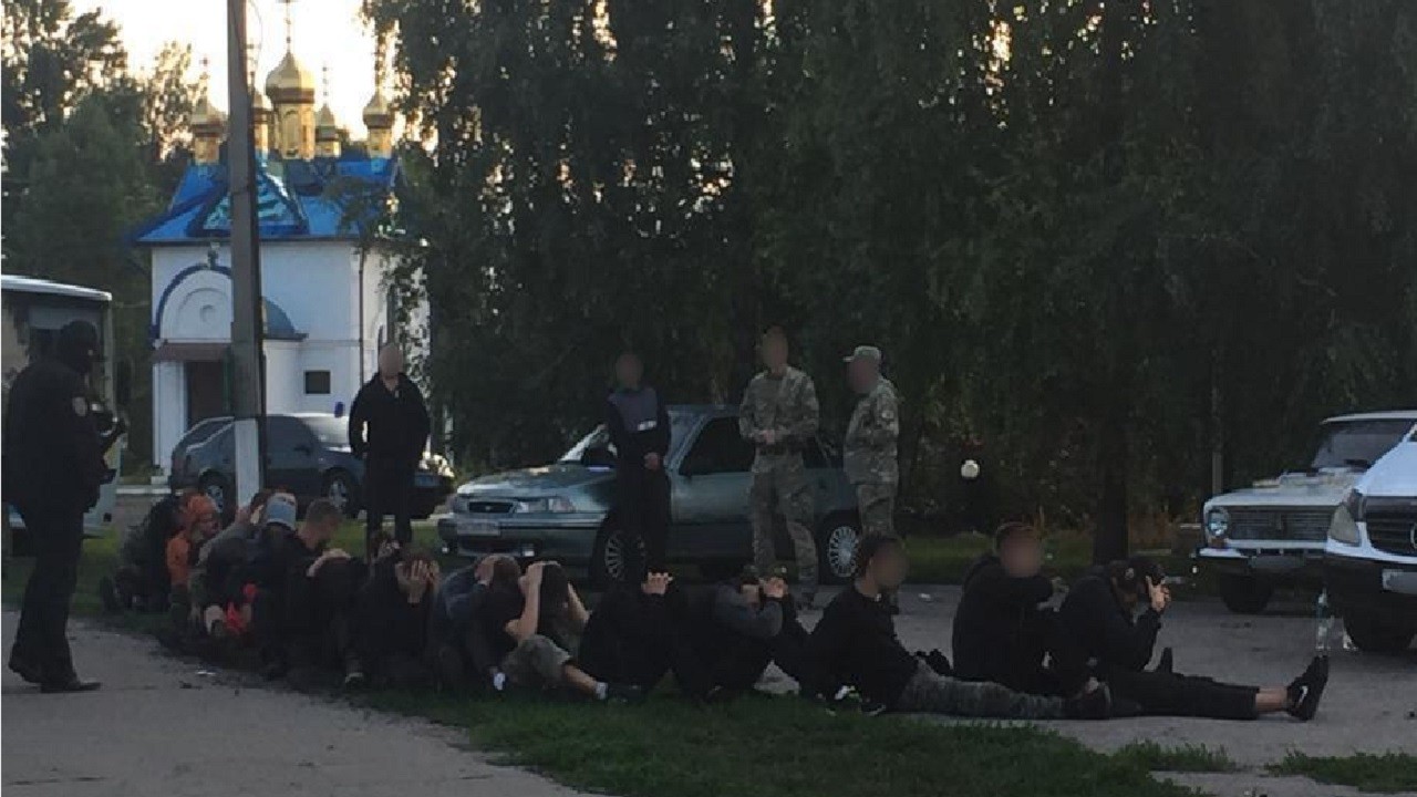 Майже 50 чоловік на Харківщині намагалися захопити сільгосппідприємство — поліція