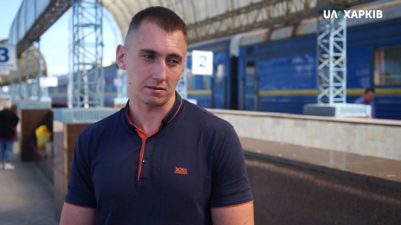 «Перше бажання — побачити рідних»: політв’язень Стешенко повернувся у Харків