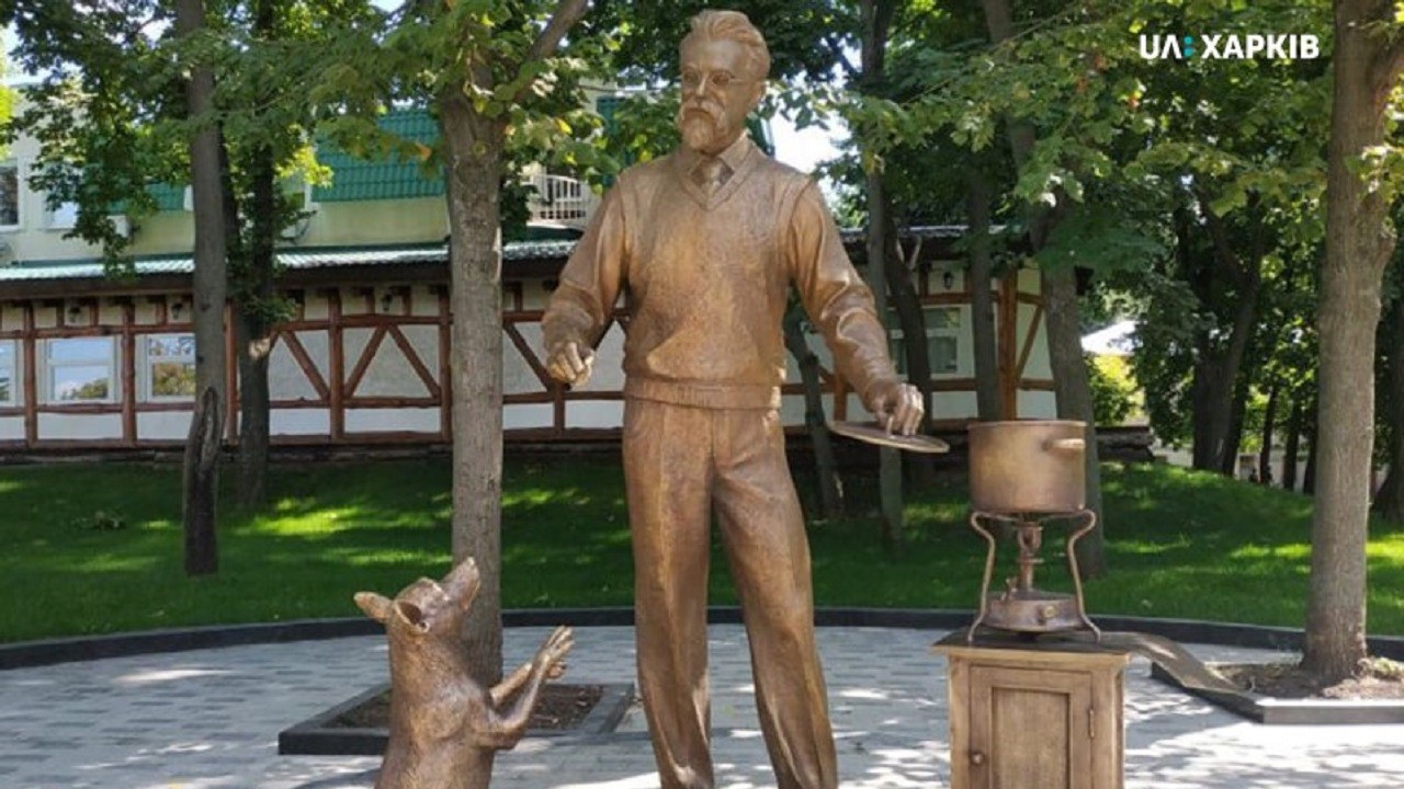 В саду Шевченка встановили скульптуру Володимира Вернадського. Фото