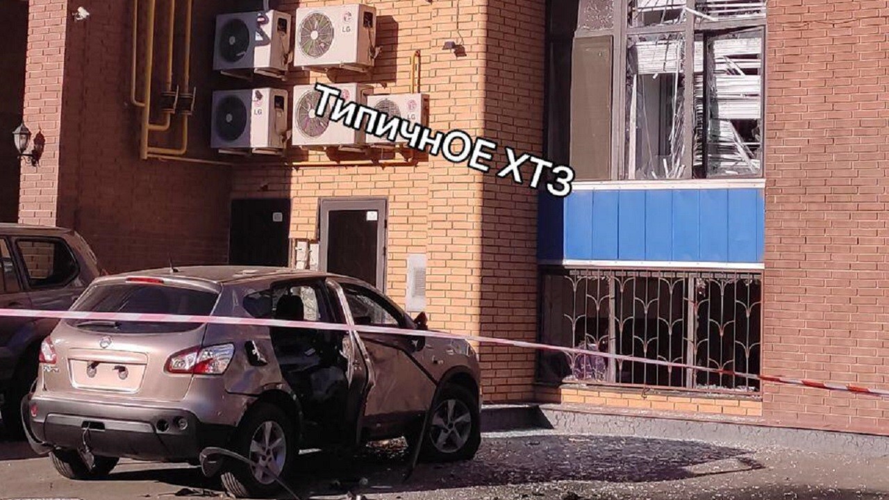 На парковці біля житлового будинку у Харкові стався вибух