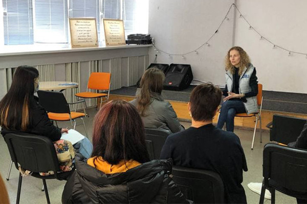 Як стати журналістом Суспільного, не виїжджаючи за межі своєї громади, — розповіли на зустрічах на Харківщині